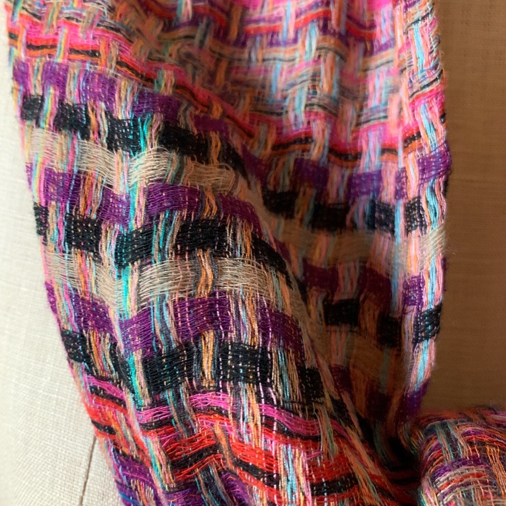 Colorful lightweight scarf - Picture 4 of 10